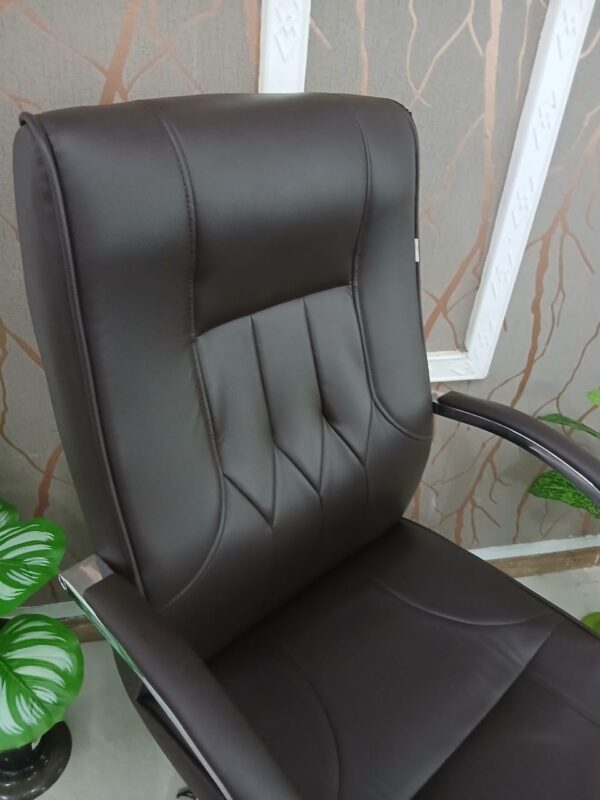 1.8M executive office desk, executive high back office seat,2-door filing cabinet