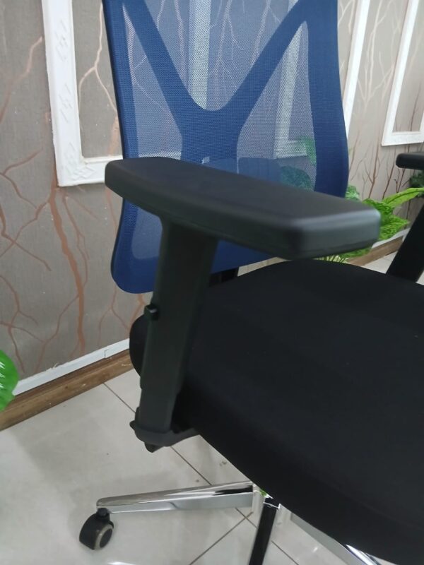 visitor seat, waiting bench, foldable table, adjustable table, workstation, conference seat, coat hanger, filling cabinet, reception desk