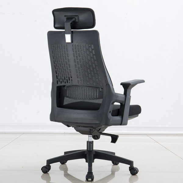 Eames seat, visitor seat, advanced desk, conference seat, waiting bench, wooden filling cabinet, ergonomic seat