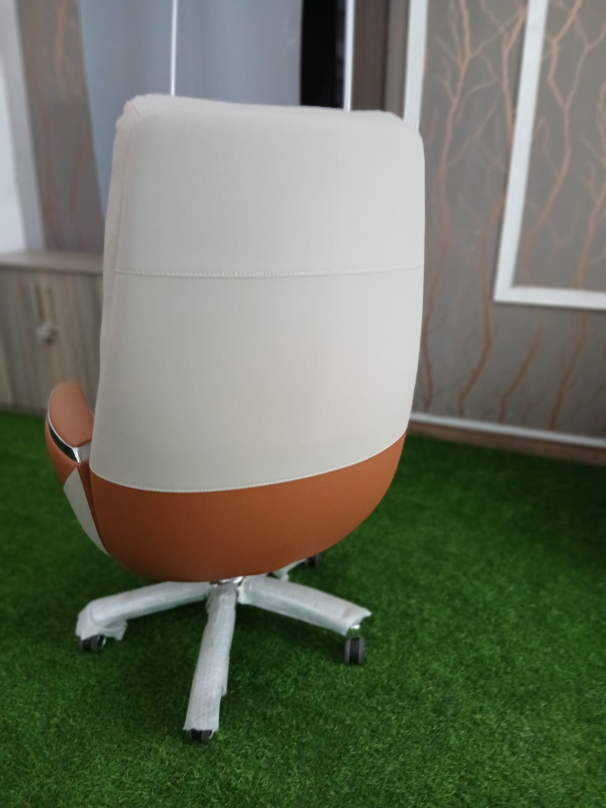 executive seat, waiting bench, visitor seat, ergonomic seat, foldable desk, conference table, safe, coat hanger, advanced desk