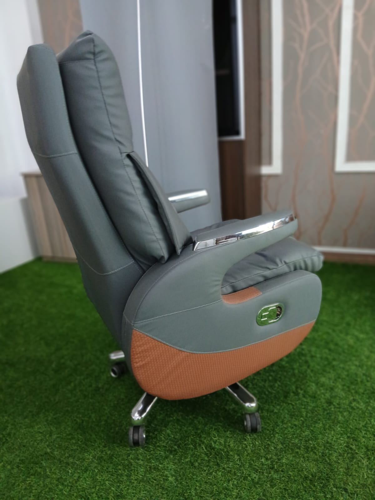 coffee table, coat hanger, reception desk, orthopedic desk, boardroom seat, executive desk, visitor seat, Eames table, waiting sofa