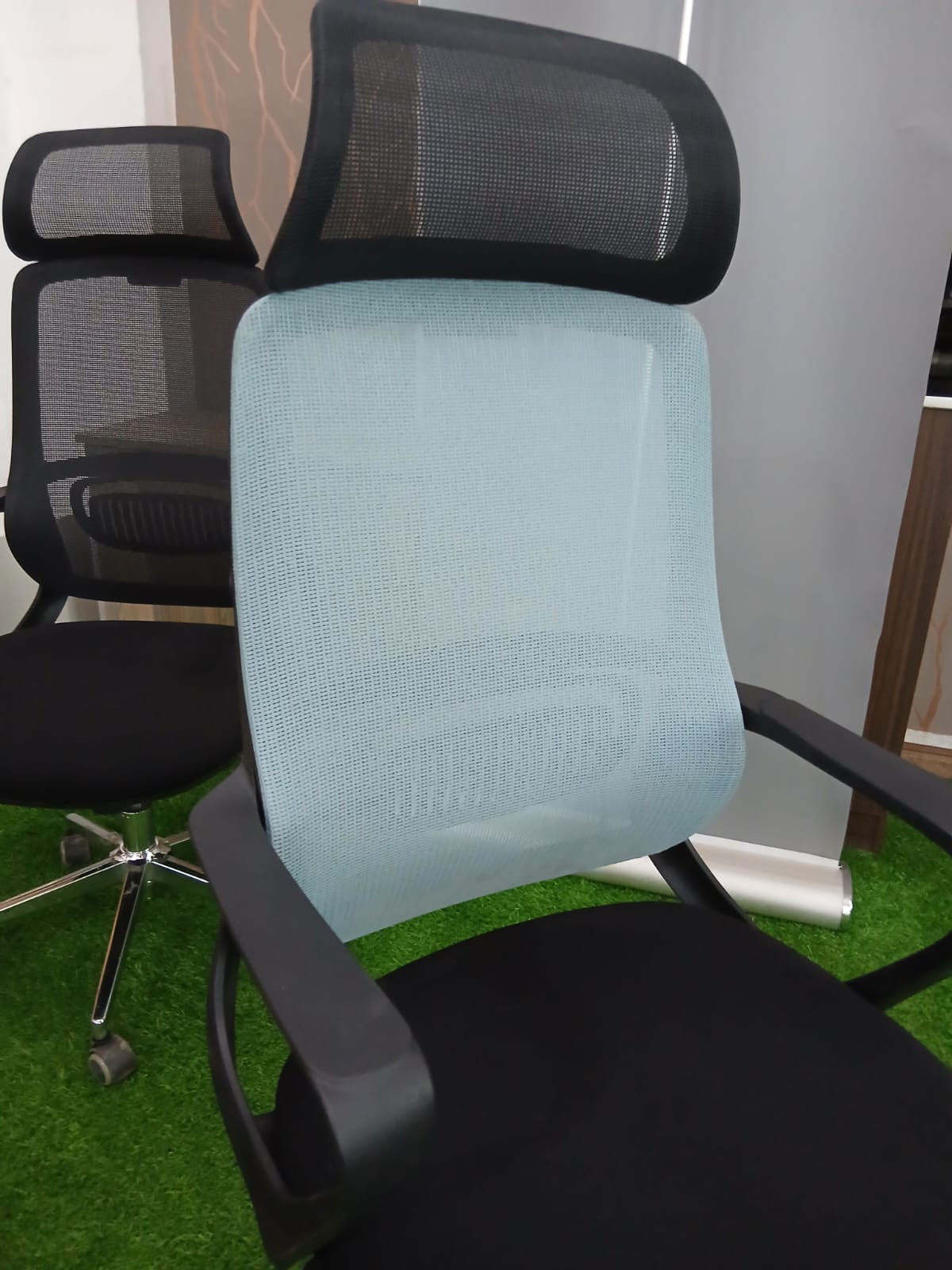 office desk, conference table, boardroom table, ergonomic seat, waiting bench, filling cabinet, reception desk, safe, coat hanger, orthopedic seat, waiting bench, credenza cabinet, pedestal cabinet