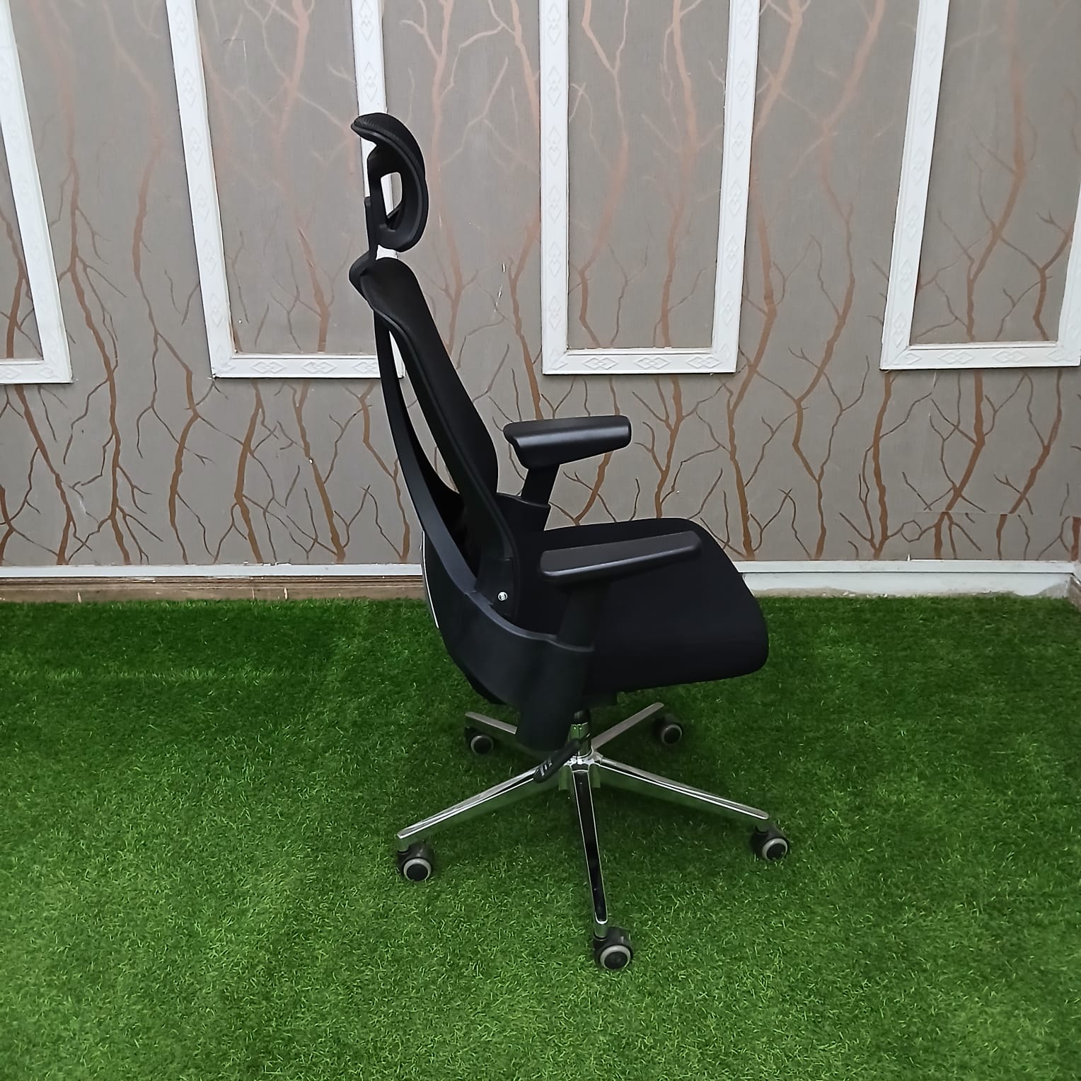 gaming chairs,working stations,fireproofs safe,filing cabinets,boardroom tables, reception desk,coat hangers